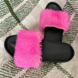 Women’s UGG Royale Genuine Shearling Slide Sandal Limited Edition
